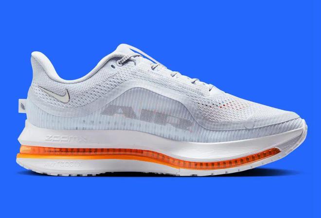 双Nike跑鞋把能给的都给足了必一体育运动app配置诱人！这