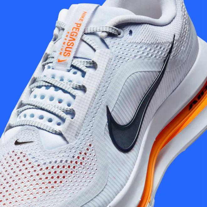 双Nike跑鞋把能给的都给足了必一体育运动app配置诱人！这(图2)