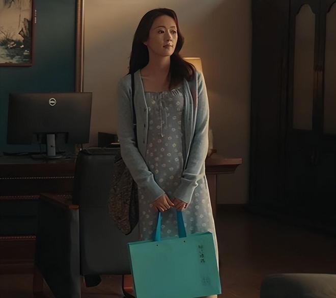 :侯岩松的演技蒋欣的脸蛋童瑶的衣品b体育必一运动央视《四喜》出圈理由(图19) :侯岩松的演技蒋欣的脸蛋童瑶的衣品b体育必一运动央视《四喜》出圈理由(图19)