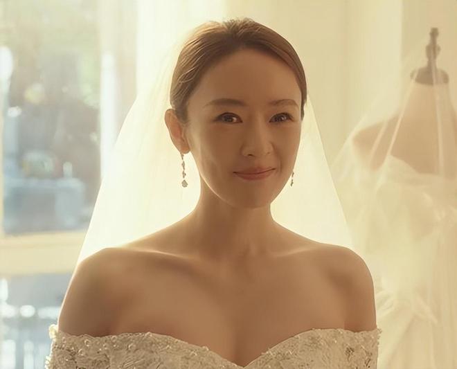 ：侯岩松的演技蒋欣的脸蛋童瑶的衣品b体育必一运动央视《四喜》出圈理由(图15)